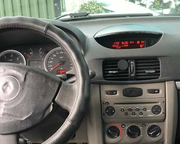 Серый Рено Симбол, объемом двигателя 1.5 л и пробегом 277 тыс. км за 4500 $, фото 21 на Automoto.ua