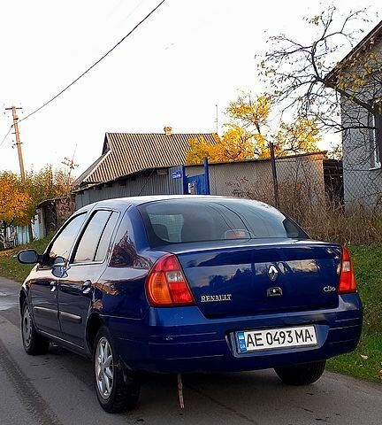 Синий Рено Симбол, объемом двигателя 1.4 л и пробегом 280 тыс. км за 1800 $, фото 4 на Automoto.ua