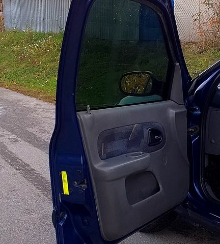 Синий Рено Симбол, объемом двигателя 1.4 л и пробегом 280 тыс. км за 1800 $, фото 8 на Automoto.ua