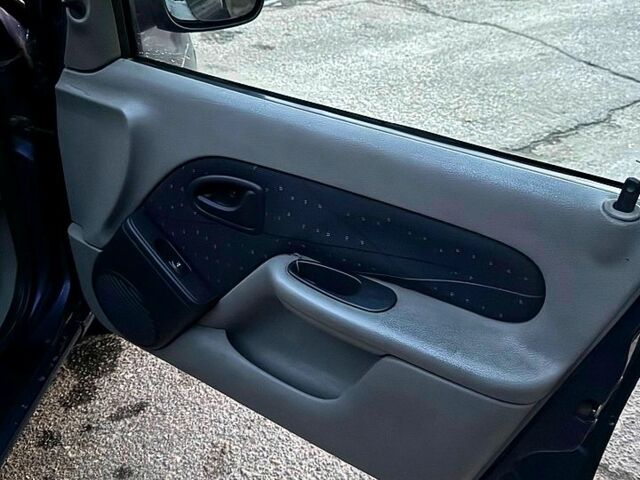 Синій Рено Сімбол, об'ємом двигуна 1.4 л та пробігом 250 тис. км за 1500 $, фото 6 на Automoto.ua