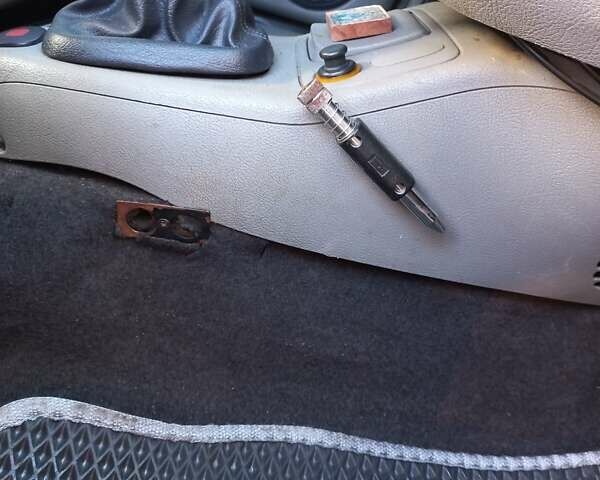 Синий Рено Симбол, объемом двигателя 1.4 л и пробегом 292 тыс. км за 2395 $, фото 17 на Automoto.ua