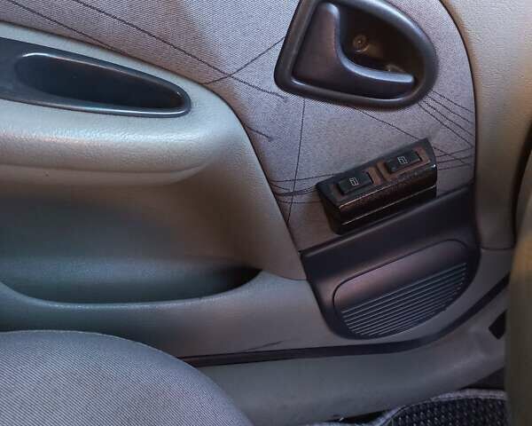 Синий Рено Симбол, объемом двигателя 1.4 л и пробегом 292 тыс. км за 2395 $, фото 15 на Automoto.ua