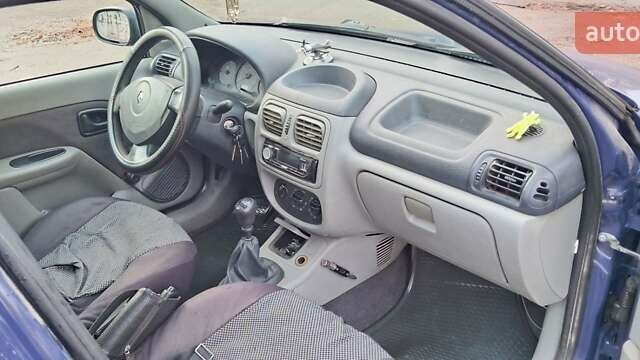 Синій Рено Сімбол, об'ємом двигуна 1.4 л та пробігом 152 тис. км за 3700 $, фото 5 на Automoto.ua
