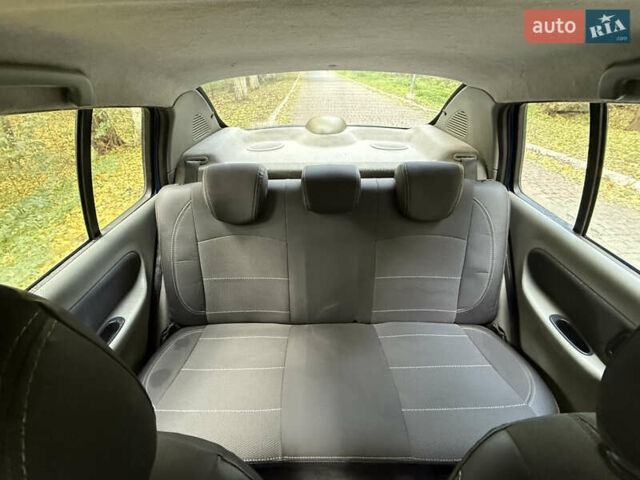 Рено Сімбол 2006 у Чернівцях на Automoto.ua Синій Рено Сімбол, об'ємом двигуна 1.39 л та пробігом 229 тис. км за 3200 $, фото 16 на Automoto.ua