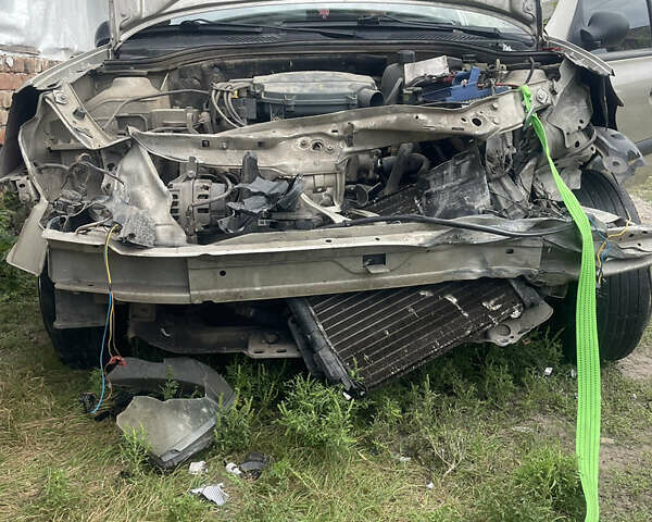 Синий Рено Симбол, объемом двигателя 1.39 л и пробегом 151 тыс. км за 2000 $, фото 2 на Automoto.ua