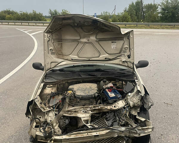 Синий Рено Симбол, объемом двигателя 1.39 л и пробегом 151 тыс. км за 2000 $, фото 9 на Automoto.ua