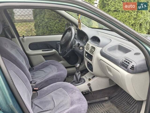 Зеленый Рено Симбол, объемом двигателя 1.39 л и пробегом 290 тыс. км за 2950 $, фото 4 на Automoto.ua