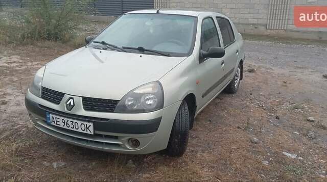 Зелений Рено Сімбол, об'ємом двигуна 1.4 л та пробігом 301 тис. км за 1900 $, фото 6 на Automoto.ua