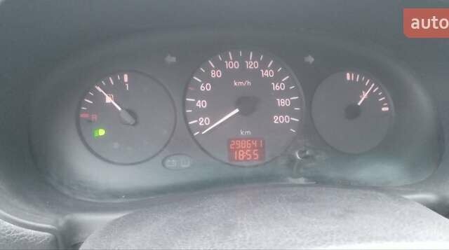 Зелений Рено Сімбол, об'ємом двигуна 1.4 л та пробігом 301 тис. км за 1900 $, фото 4 на Automoto.ua