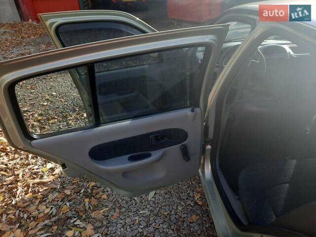 Зелений Рено Сімбол, об'ємом двигуна 1.4 л та пробігом 314 тис. км за 2200 $, фото 8 на Automoto.ua
