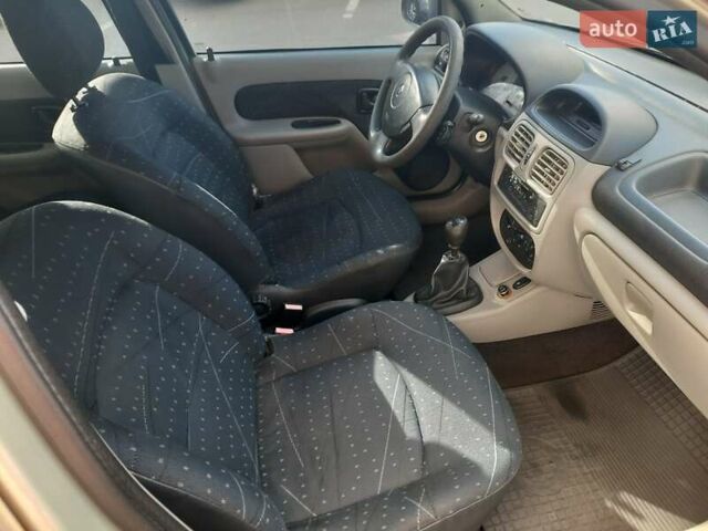 Зелений Рено Сімбол, об'ємом двигуна 1.4 л та пробігом 314 тис. км за 2200 $, фото 18 на Automoto.ua