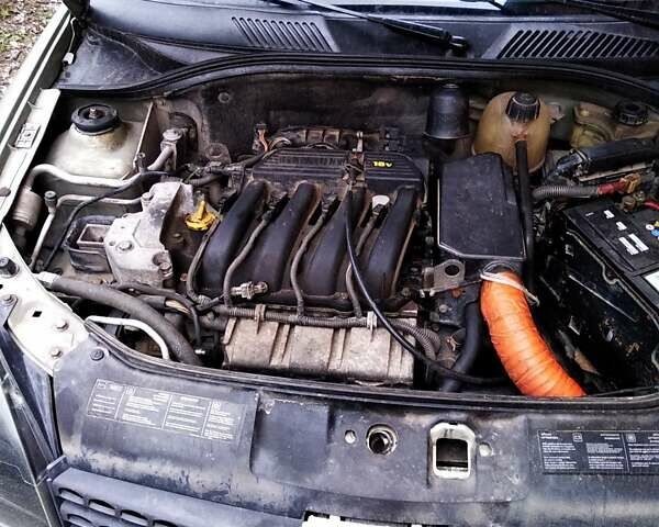 Зеленый Рено Симбол, объемом двигателя 1.4 л и пробегом 230 тыс. км за 3700 $, фото 7 на Automoto.ua
