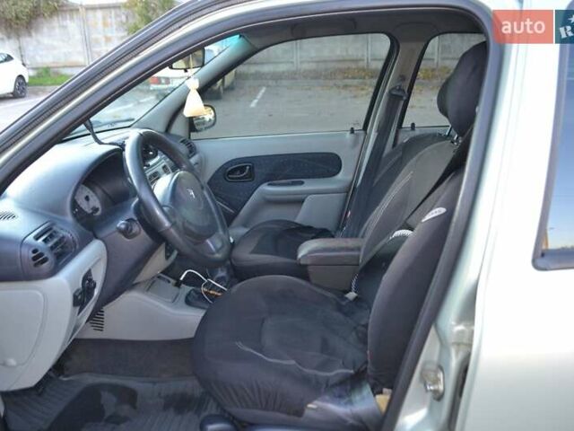 Зеленый Рено Симбол, объемом двигателя 1.39 л и пробегом 280 тыс. км за 2300 $, фото 2 на Automoto.ua