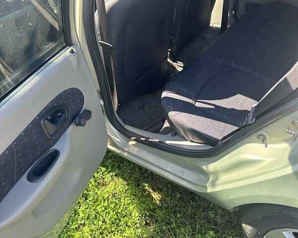 Зелений Рено Сімбол, об'ємом двигуна 1.4 л та пробігом 210 тис. км за 2800 $, фото 9 на Automoto.ua