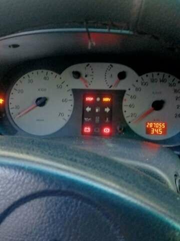 Зеленый Рено Симбол, объемом двигателя 1.39 л и пробегом 280 тыс. км за 2000 $, фото 10 на Automoto.ua