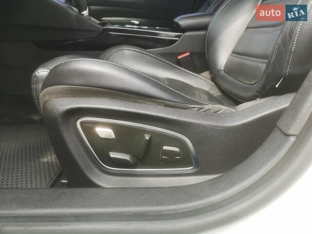 Белый Рено Talisman, объемом двигателя 1.6 л и пробегом 114 тыс. км за 12900 $, фото 16 на Automoto.ua