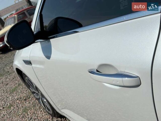 Білий Рено Talisman, об'ємом двигуна 2 л та пробігом 48 тис. км за 13700 $, фото 8 на Automoto.ua