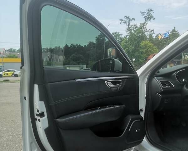 Белый Рено Talisman, объемом двигателя 1.6 л и пробегом 114 тыс. км за 12900 $, фото 13 на Automoto.ua