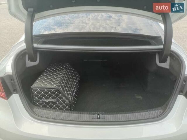 Белый Рено Talisman, объемом двигателя 1.6 л и пробегом 114 тыс. км за 12900 $, фото 4 на Automoto.ua