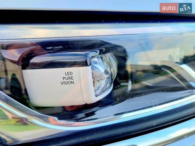 Белый Рено Talisman, объемом двигателя 1.6 л и пробегом 57 тыс. км за 13600 $, фото 30 на Automoto.ua