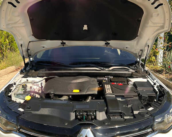 Білий Рено Talisman, об'ємом двигуна 1.5 л та пробігом 112 тис. км за 16900 $, фото 26 на Automoto.ua