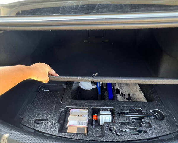 Білий Рено Talisman, об'ємом двигуна 1.5 л та пробігом 112 тис. км за 16900 $, фото 10 на Automoto.ua