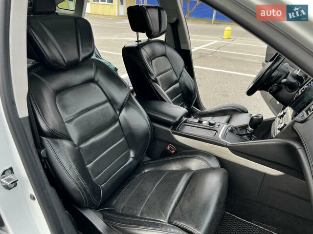 Білий Рено Talisman, об'ємом двигуна 1.6 л та пробігом 260 тис. км за 17850 $, фото 11 на Automoto.ua