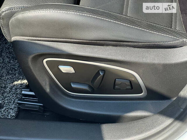 Білий Рено Talisman, об'ємом двигуна 1.5 л та пробігом 112 тис. км за 16900 $, фото 13 на Automoto.ua