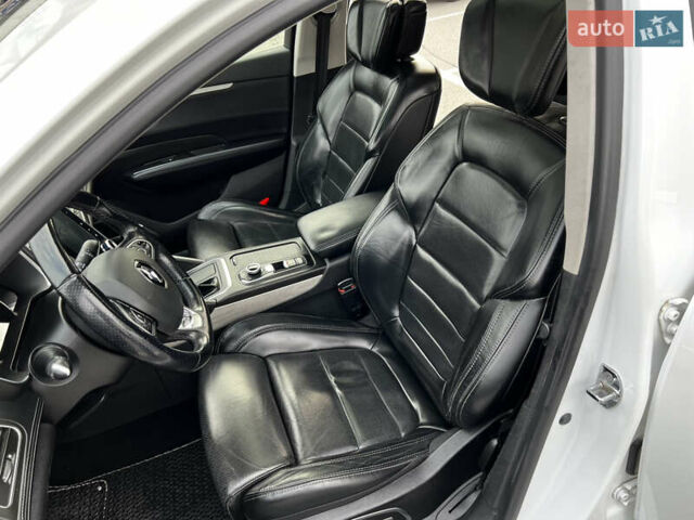 Білий Рено Talisman, об'ємом двигуна 1.6 л та пробігом 260 тис. км за 17850 $, фото 15 на Automoto.ua