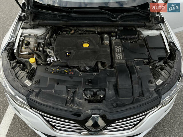Білий Рено Talisman, об'ємом двигуна 1.6 л та пробігом 260 тис. км за 17850 $, фото 6 на Automoto.ua