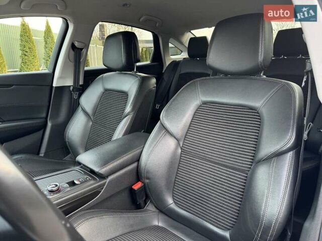 Белый Рено Talisman, объемом двигателя 2 л и пробегом 155 тыс. км за 14900 $, фото 27 на Automoto.ua