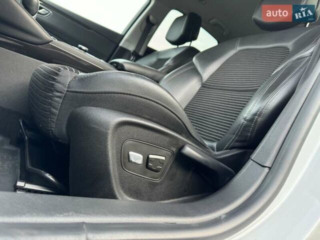 Белый Рено Talisman, объемом двигателя 2 л и пробегом 155 тыс. км за 14900 $, фото 29 на Automoto.ua