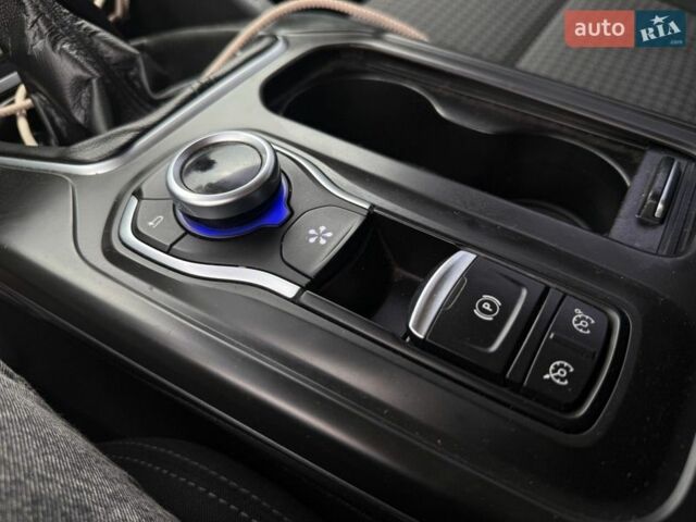 Белый Рено Talisman, объемом двигателя 1.5 л и пробегом 260 тыс. км за 11999 $, фото 17 на Automoto.ua