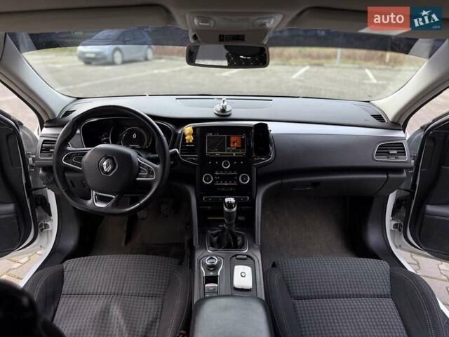Білий Рено Talisman, об'ємом двигуна 1.5 л та пробігом 245 тис. км за 12999 $, фото 24 на Automoto.ua