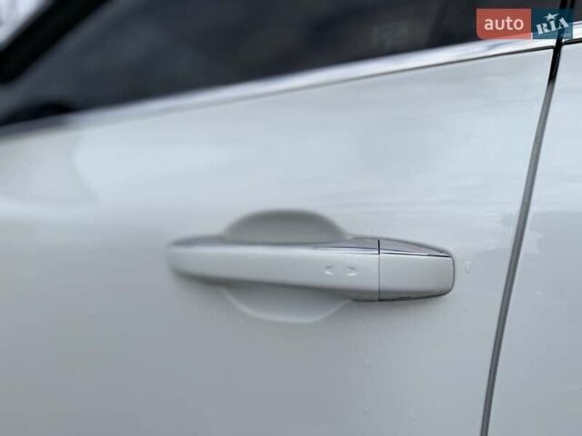 Білий Рено Talisman, об'ємом двигуна 1.5 л та пробігом 245 тис. км за 12999 $, фото 13 на Automoto.ua