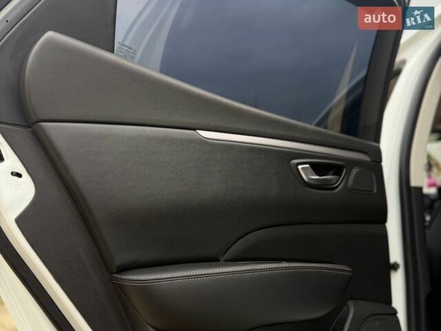 Белый Рено Talisman, объемом двигателя 1.5 л и пробегом 260 тыс. км за 11999 $, фото 13 на Automoto.ua