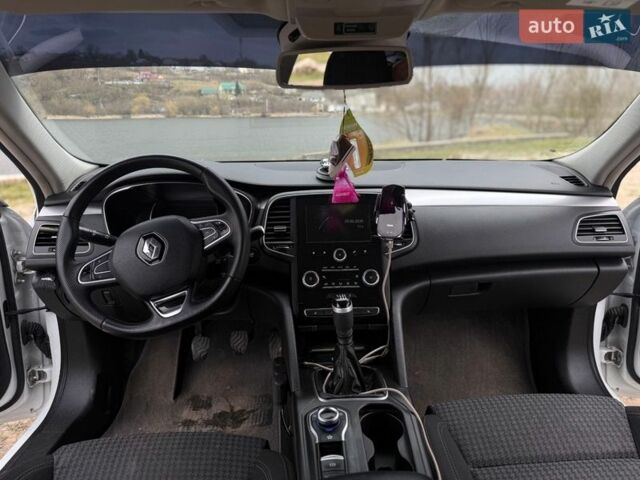 Белый Рено Talisman, объемом двигателя 1.5 л и пробегом 260 тыс. км за 11999 $, фото 15 на Automoto.ua