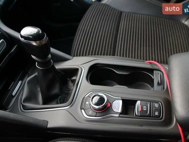 Білий Рено Talisman, об'ємом двигуна 1.6 л та пробігом 175 тис. км за 16950 $, фото 40 на Automoto.ua