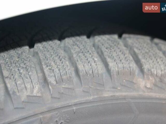 Білий Рено Talisman, об'ємом двигуна 1.6 л та пробігом 175 тис. км за 16950 $, фото 5 на Automoto.ua