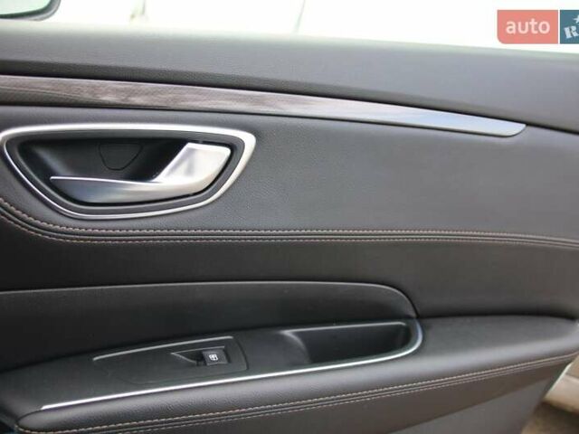 Білий Рено Talisman, об'ємом двигуна 1.6 л та пробігом 175 тис. км за 16950 $, фото 19 на Automoto.ua