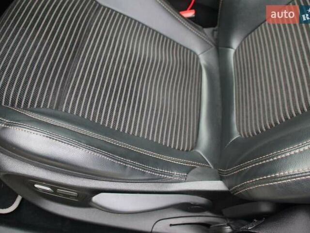 Білий Рено Talisman, об'ємом двигуна 1.6 л та пробігом 175 тис. км за 16950 $, фото 7 на Automoto.ua