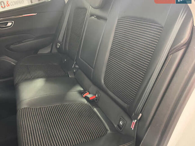 Білий Рено Talisman, об'ємом двигуна 1.6 л та пробігом 188 тис. км за 14950 $, фото 9 на Automoto.ua