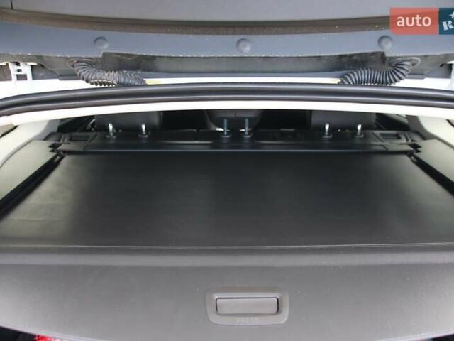 Білий Рено Talisman, об'ємом двигуна 1.6 л та пробігом 175 тис. км за 16950 $, фото 18 на Automoto.ua