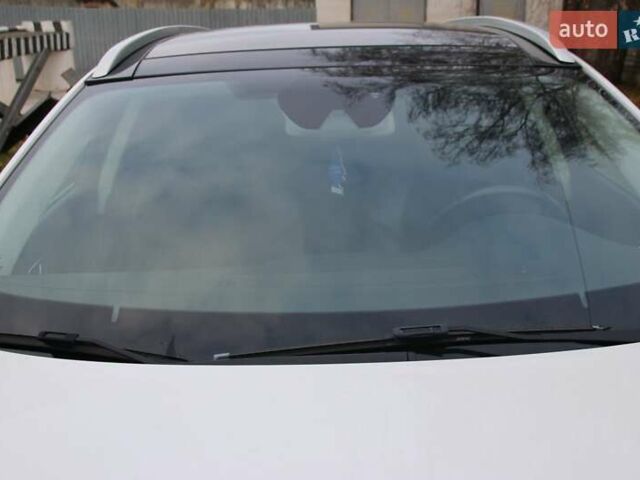 Білий Рено Talisman, об'ємом двигуна 1.6 л та пробігом 175 тис. км за 16950 $, фото 4 на Automoto.ua