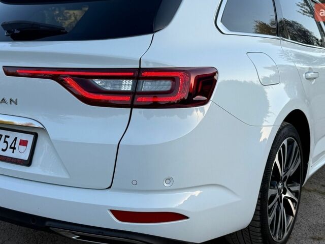 Білий Рено Talisman, об'ємом двигуна 1.6 л та пробігом 240 тис. км за 11999 $, фото 9 на Automoto.ua