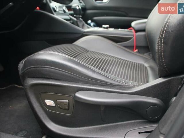 Білий Рено Talisman, об'ємом двигуна 1.6 л та пробігом 175 тис. км за 16950 $, фото 15 на Automoto.ua