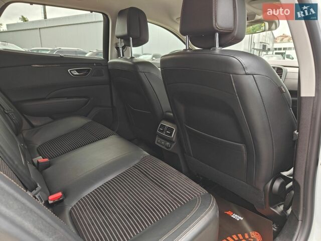Білий Рено Talisman, об'ємом двигуна 1.6 л та пробігом 237 тис. км за 13700 $, фото 4 на Automoto.ua