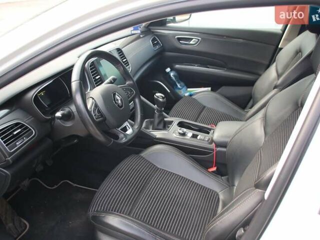 Білий Рено Talisman, об'ємом двигуна 1.6 л та пробігом 175 тис. км за 16950 $, фото 38 на Automoto.ua