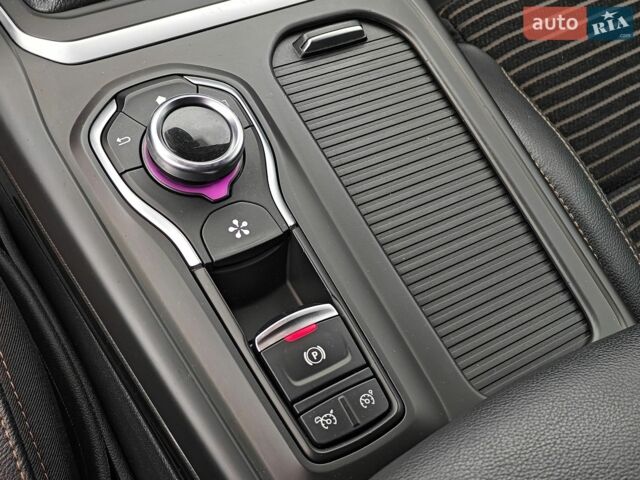 Білий Рено Talisman, об'ємом двигуна 1.6 л та пробігом 237 тис. км за 13700 $, фото 10 на Automoto.ua