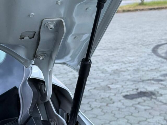 Білий Рено Talisman, об'ємом двигуна 1.6 л та пробігом 182 тис. км за 15800 $, фото 98 на Automoto.ua